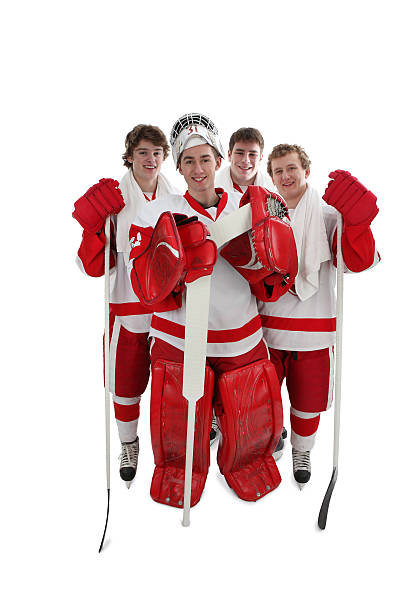 hockey players and best friends - ijshockey mannen fotos stockfoto's en -beelden