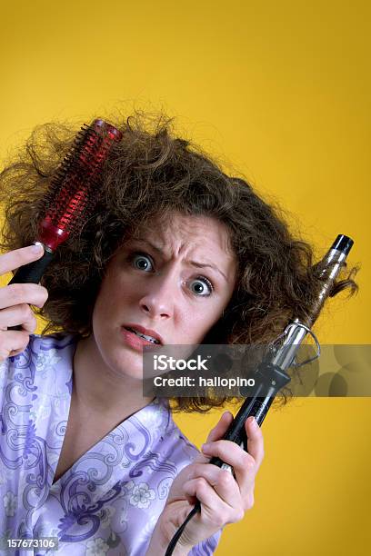 Cabelo Frizzed Problemas - Fotografias de stock e mais imagens de Cabelo Crespo - Cabelo Crespo, Cabelo Encaracolado, Ferro de frisar