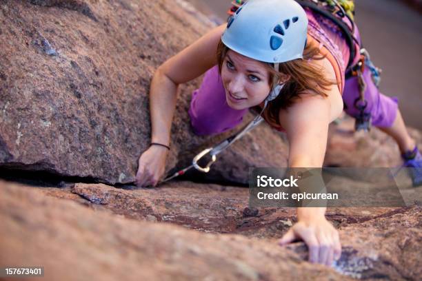 Jovem Mulher Conduzindo Uma Escalada Estrada No Colorado - Fotografias de stock e mais imagens de Escalar Rochas