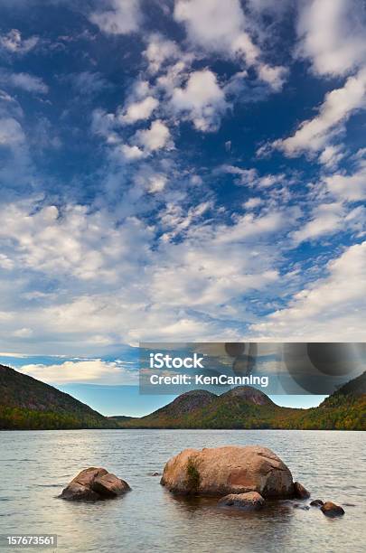 Foto de Lago Outono E Nuvens e mais fotos de stock de Amarelo - Amarelo, América do Norte, Azul