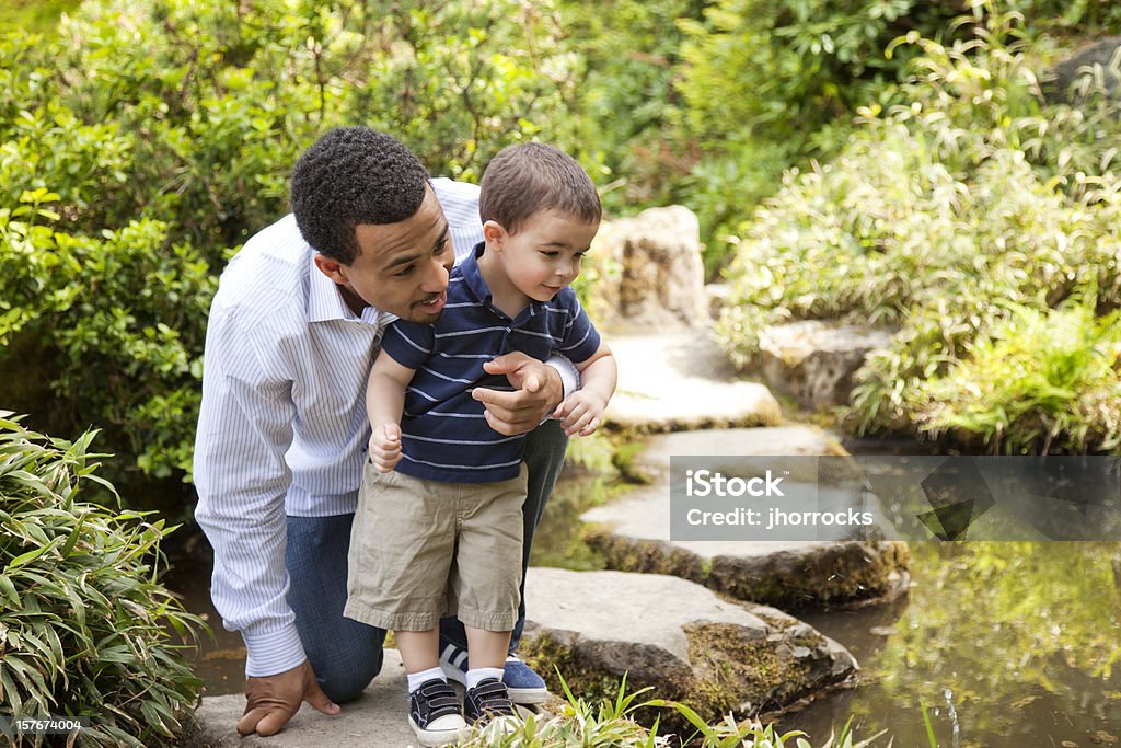 Padre e hijo - Foto de stock de Jardín Botánico libre de derechos