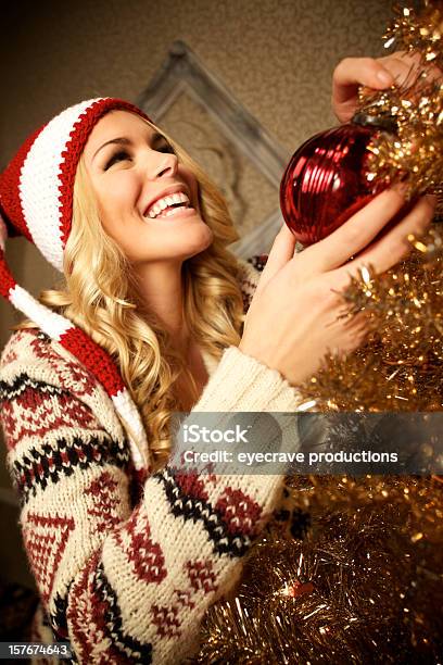 Decoración Festiva De Navidad Hembra Foto de stock y más banco de imágenes de Adorno de navidad - Adorno de navidad, Alegría, Belleza