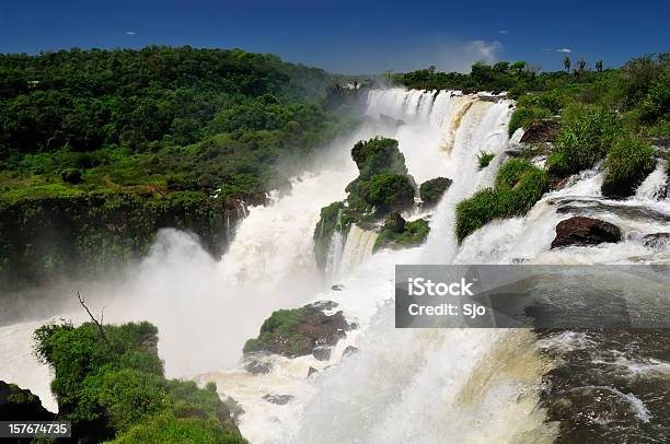 Cascate Di Iguazu - Fotografie stock e altre immagini di Acqua - Acqua, Acqua corrente, Acqua fluente