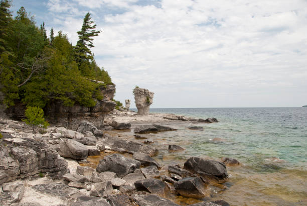 istock Flowerpot Island Rock Formation 157675306