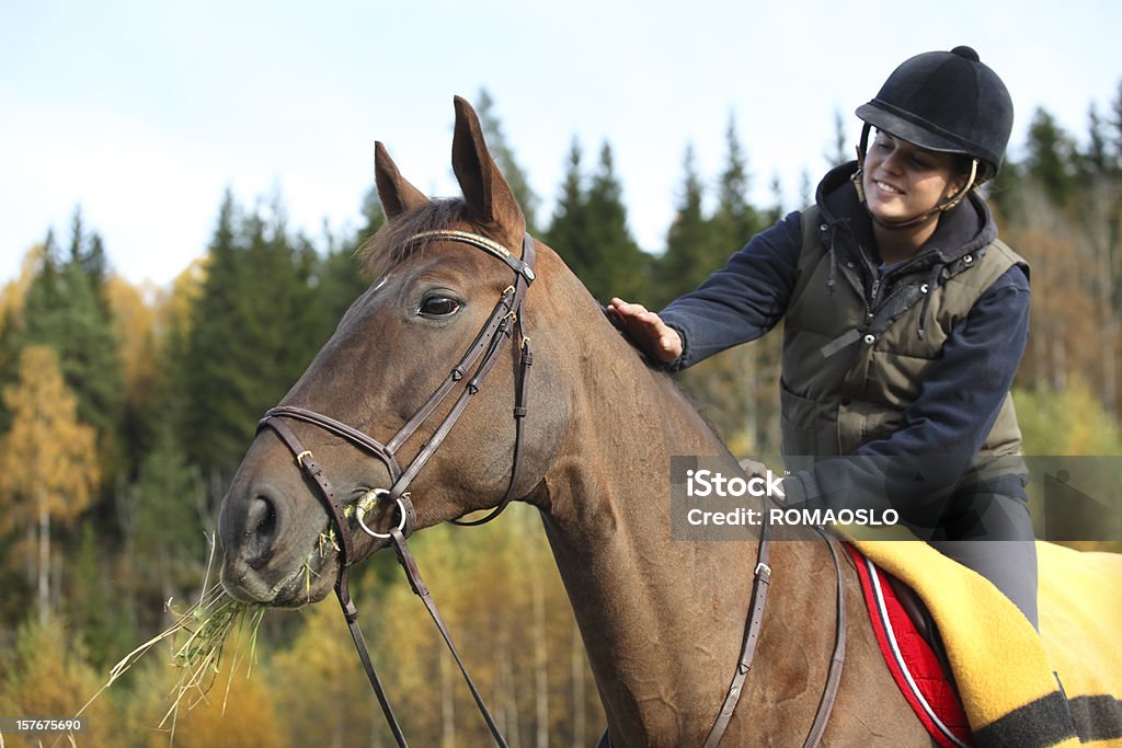 Girl 乗馬森林の,Norway - 乗馬のロイヤリティフリーストックフォト