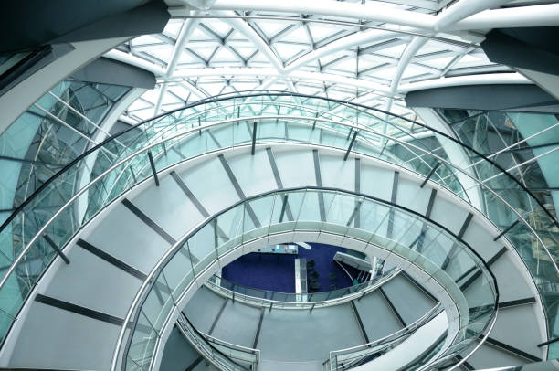 escalera de caracol - city hall de londres fotografías e imágenes de stock