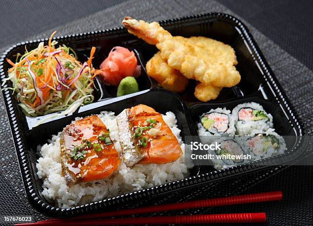 Japonês Bentosalmão - Fotografias de stock e mais imagens de Bento Box - Bento Box, Comida de Viagem, Merendeira