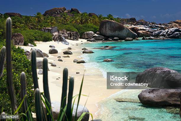 La Splendida Spiaggia Incontaminata Bagni A Virgin Gorda Isole Vergini Britanniche - Fotografie stock e altre immagini di Virgin Gorda