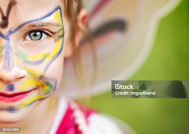 Menina De Borboleta - Fotografias de stock e mais imagens de Criança - Criança, Tinta Facial, Fada