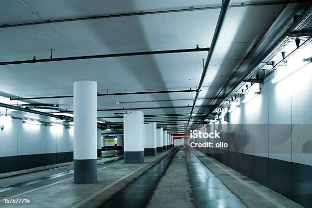 La Entrada Al Garaje De Estacionamiento Sin Servicio De Valet Foto de stock y más banco de imágenes de Aparcamiento