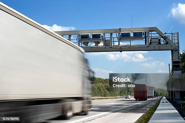 Foto de Caminhão Sistema Alemão Highway Controle De Plataforma e mais fotos de stock de Pedágio