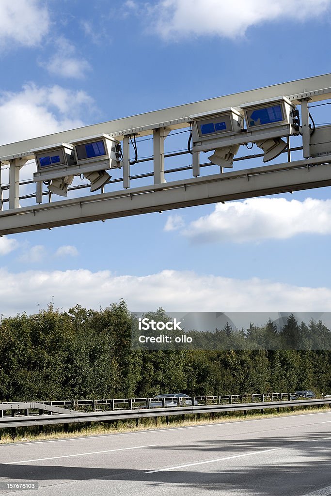 Грузовик платная система, на оживленном шоссе-контроль gantry - Стоковые фото Автобан роялти-фри