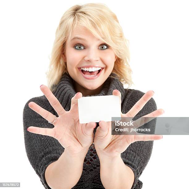 Foto de Jovem Mulher Com Cartão De Presente Em Branco e mais fotos de stock de Em Êxtase - Em Êxtase, Excitação, 18-19 Anos