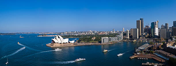 パノラマに広がるシドニーハーバーは、午後の太陽 xxxl - opera house australia sydney australia architecture ストックフォトと画像