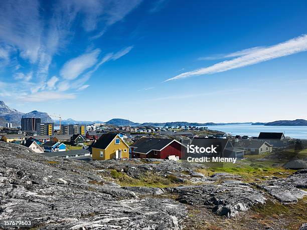 ヌークゴッドホーブグリーンランド首都夏 - 北極のストックフォトや画像を多数ご用意 - 北極, 村, カラフル