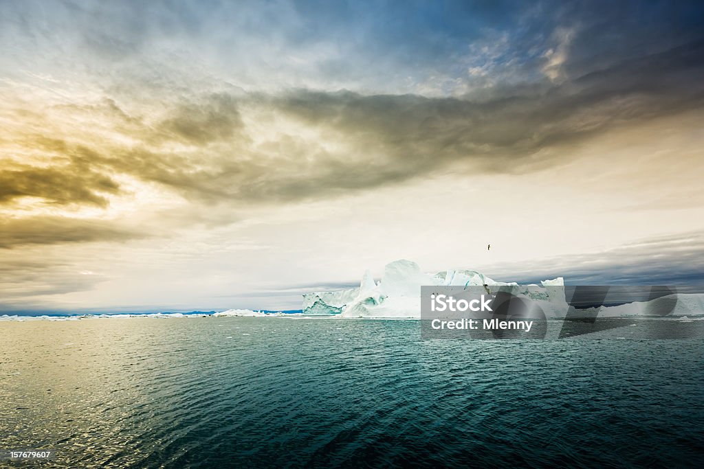 북극해 썬라이즈 빙산 노르트 서그린란드 - 로열티 프리 0명 스톡 사진