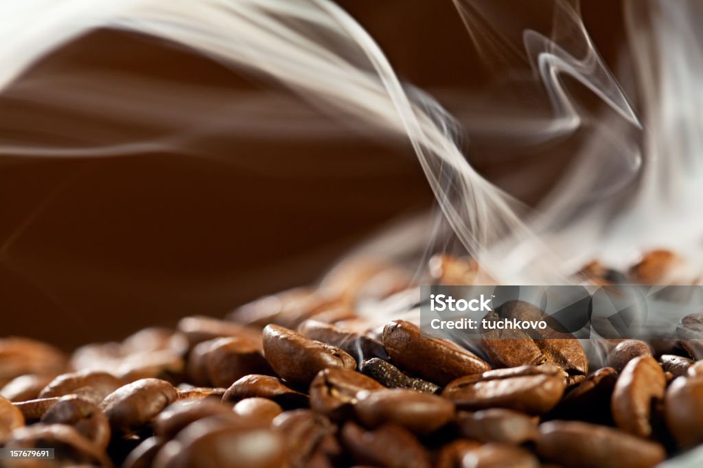 Granos de café.  XXXL - Foto de stock de Grano de café tostado libre de derechos