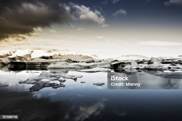 Ватнайёкюдль Glacier И Icebergs В Исландии Рано Утром Пейзаж — стоковые фотографии и другие картинки Айсберг - ледовое образовании