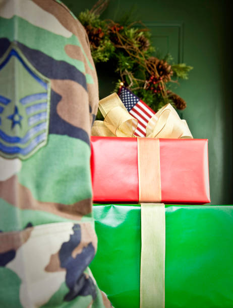 istock Soldier Home for the Holidays 157680449