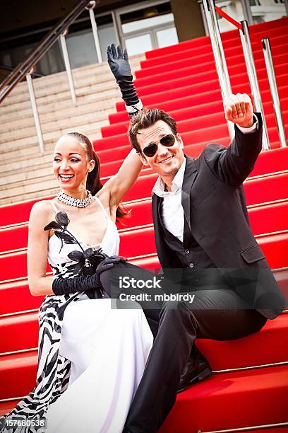 Coppia Di Celebrità Sul Red Carpet Di Cannes - Fotografie stock e altre immagini di Rosso - Rosso, Vestito da donna, Festival Internazionale del Cinema di Cannes