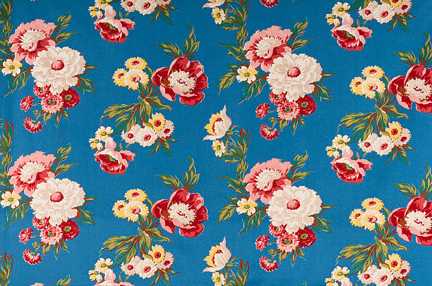 contemplation bleu moyen en tissu fleuri vintage - textile pattern photos et images de collection