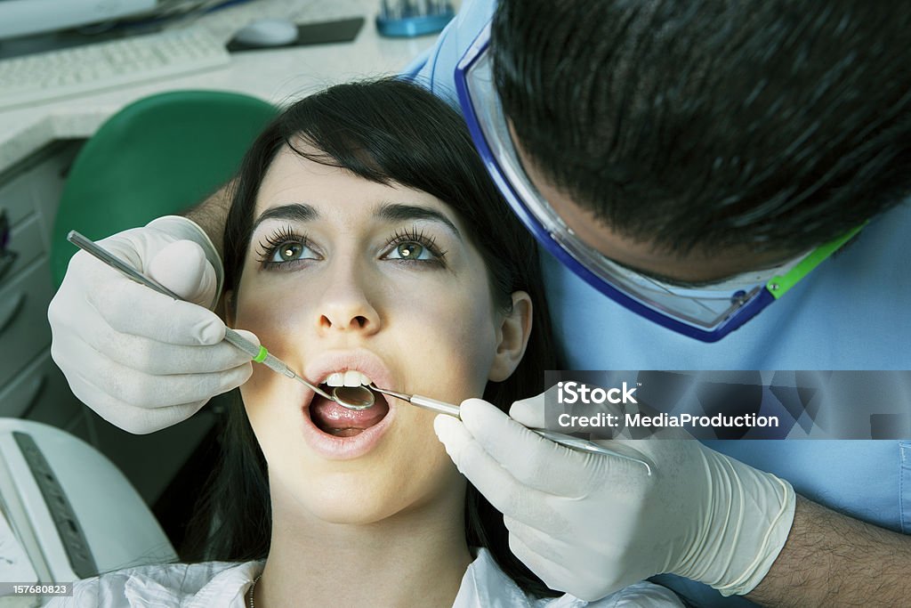 Dentiste et patient - Photo de Adulte libre de droits