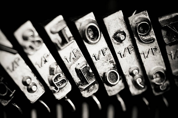 chaves de máquina de escrever - typewriter typebar old macro - fotografias e filmes do acervo
