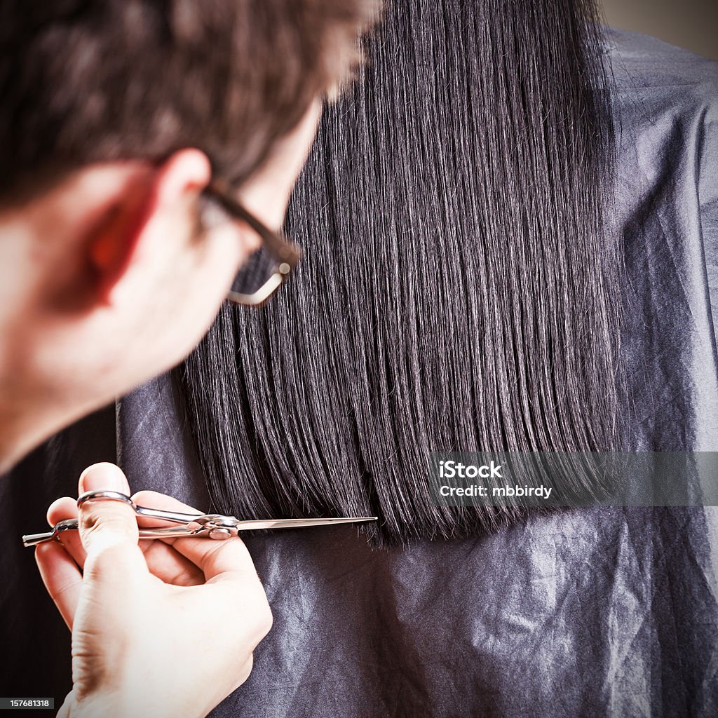 Parrucchiere taglio di capelli nero lungo termine - Foto stock royalty-free di Donne