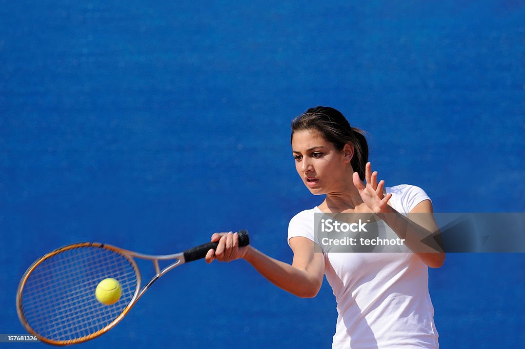 Kobieta Tenis odtwarzacz Forhend na - Zbiór zdjęć royalty-free (20-29 lat)