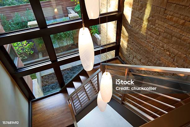 階段とモダンな照明 - イルミネーションのストックフォトや画像を多数ご用意 - イルミネーション, インテリア, カラー画像