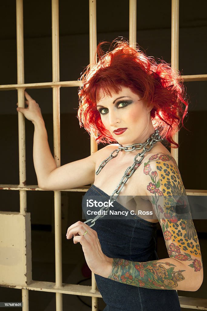 Donna in Abito in Denim, Prigione - Foto stock royalty-free di Donne