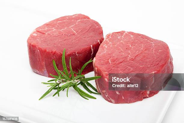 Filete Mignon Foto de stock y más banco de imágenes de Alimento - Alimento, Bistec, Carne