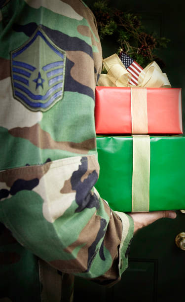 istock Soldier Home for the Holidays 157681626