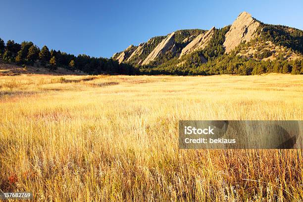 Foto de Boulder Colorado Flatirons e mais fotos de stock de Colorado - Colorado, Nascer do sol, Outono