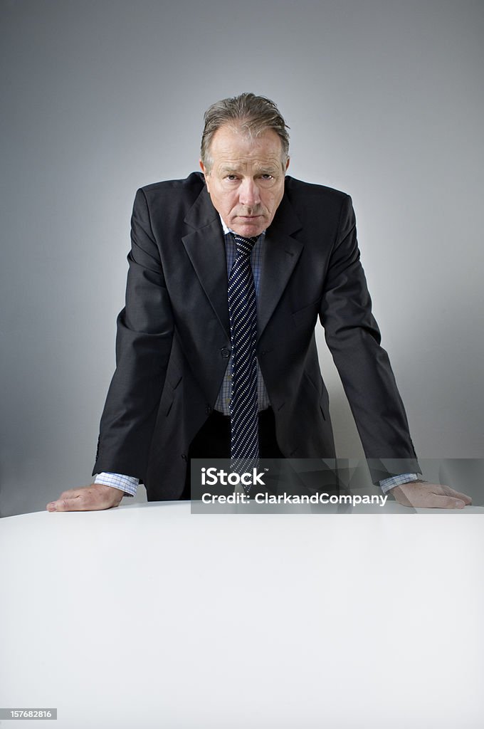 Stern nach Bank Manager Porträt - Lizenzfrei Tisch Stock-Foto