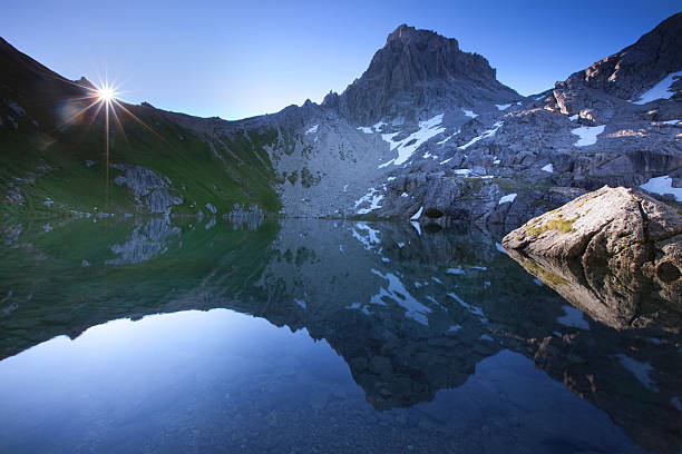 lac alpin gufelsee en tyrol – autriche - hoirzontal photos et images de collection