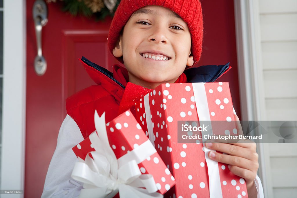 미소 남자아이 쥠 크리스마스 선물 - 로열티 프리 매우 기쁜 스톡 사진
