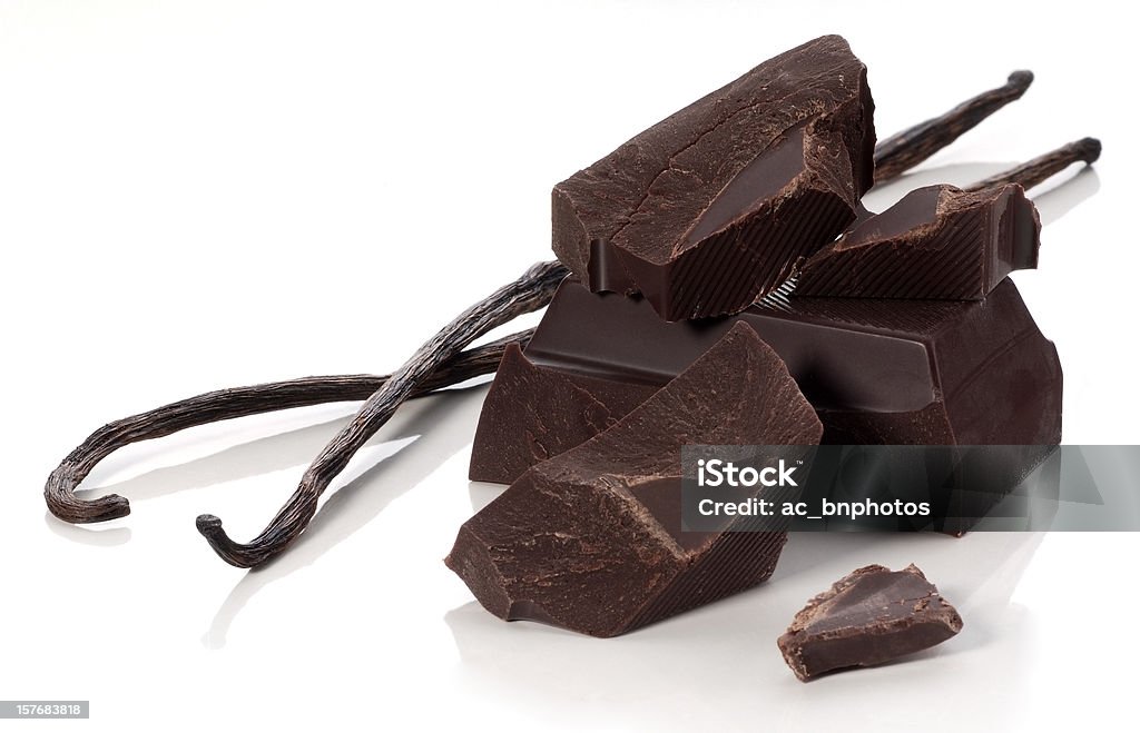 Pedaços de Chocolate e grãos de baunilha - Foto de stock de Baunilha - Condimento royalty-free