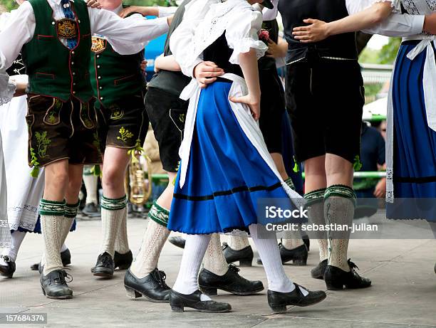 バイエルンの民族の祭りオクトーバーフェストでダンス - ビール祭のストックフォトや画像を多数ご用意 - ビール祭, バイエルン州, 民族舞踊