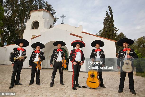 Photo libre de droit de Mariachi banque d'images et plus d'images libres de droit de Mariachi - Mariachi, Hommes, Secteur de la mode