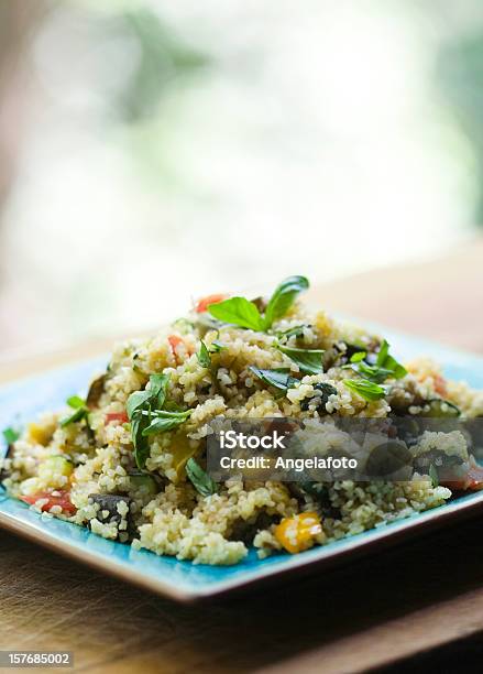 Bulgur 쥬끼니 토마토 샐러드 신선한 바실은 저녁에만 타블레 샐러드에 대한 스톡 사진 및 기타 이미지 - 타블레 샐러드, 레바논-중동, 샐러드