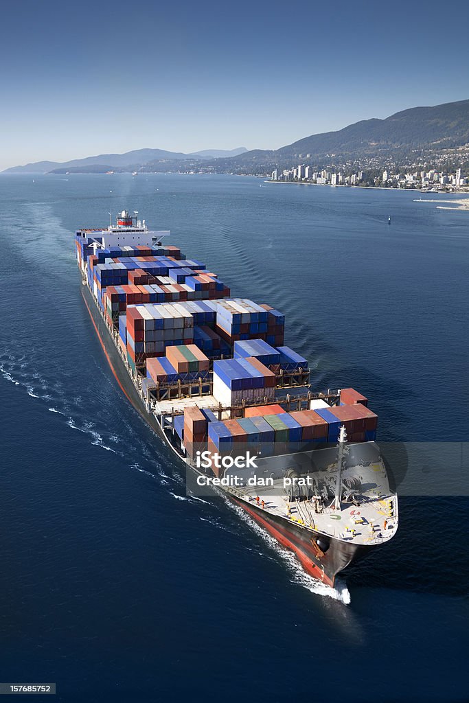 Navio cargueiro vista aérea - Foto de stock de Contêiner de carga royalty-free