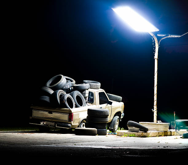 Roto camión en automóvil de reparación - foto de stock