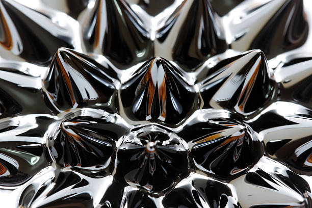 ferrofluid primer plano - ferrofluid fotografías e imágenes de stock