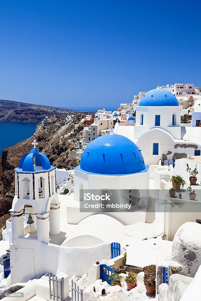 Santorini famoso iglesias - Foto de stock de Santorini libre de derechos