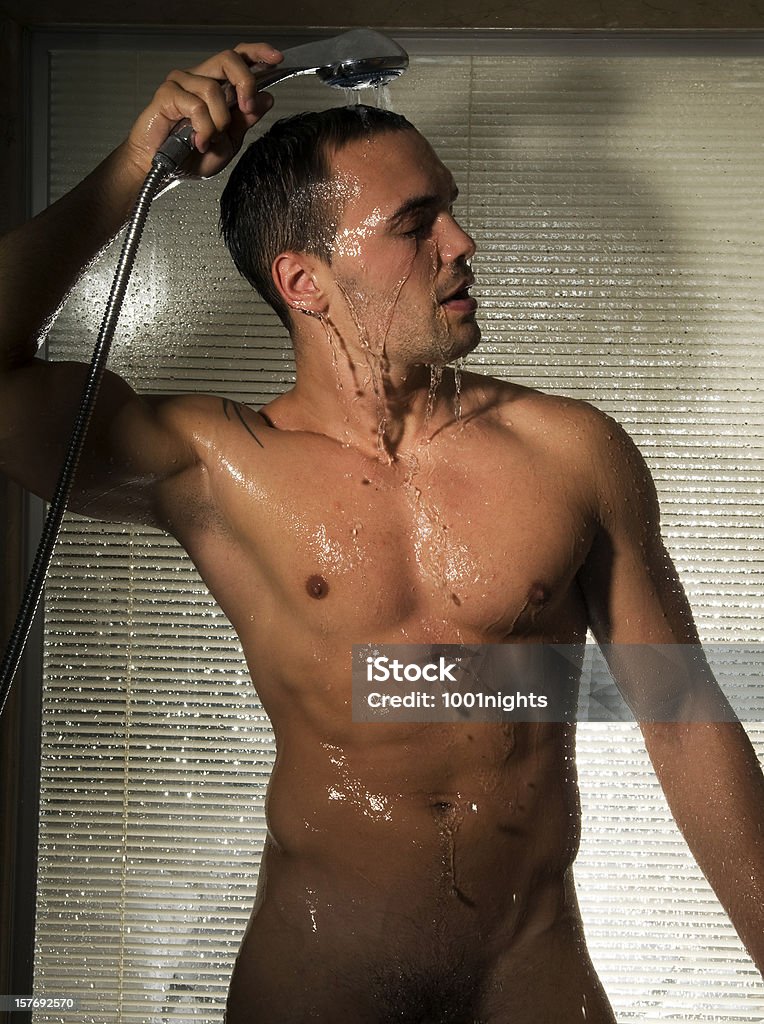 男性のシャワー - シャワーのロイヤリティフリーストックフォト