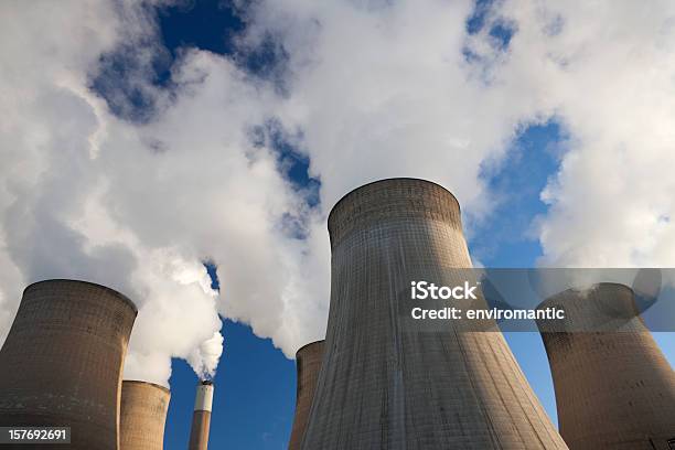 Kühlturm Eines Kohle Energie Im Power Station Stockfoto und mehr Bilder von Kohle - Kohle, Kraftwerk, Abgas