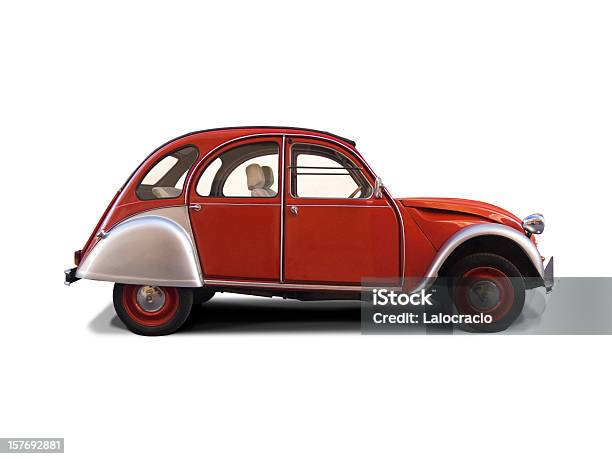 Rojo Citroën 2cv Descapotable Foto de stock y más banco de imágenes de Coche - Coche, Coche de época, Fondo blanco