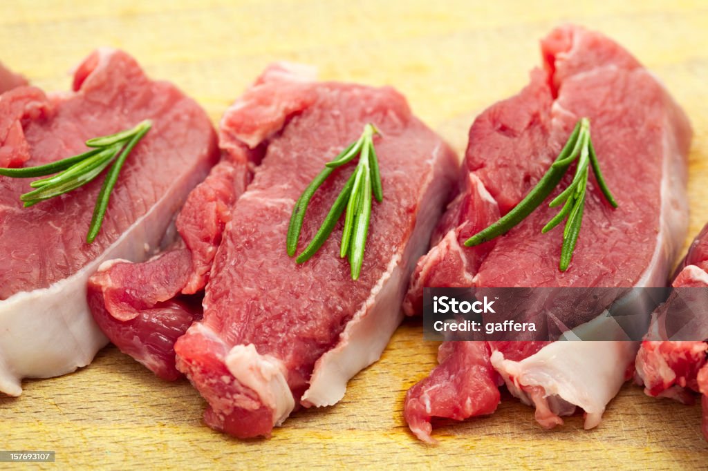 Bistecche di agnello - Foto stock royalty-free di Crudo