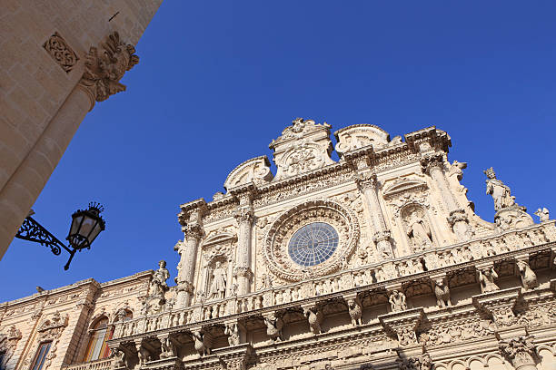 basilica di santa croce-lecce, italien und apulien in - baroque style lecce italy puglia stock-fotos und bilder